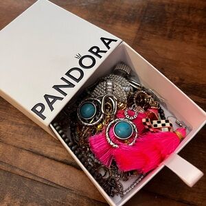 Miscellaneous jewelry bundle.